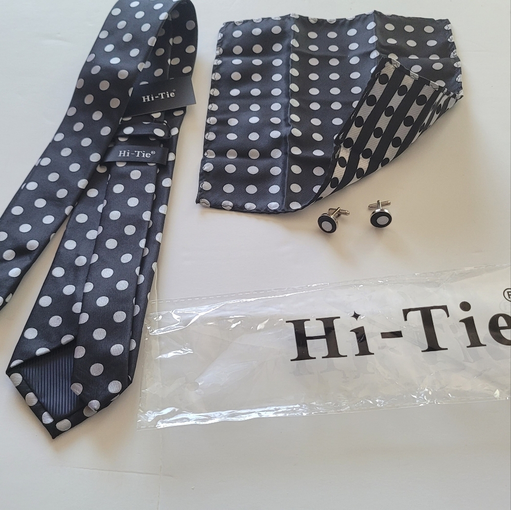 Black and White Polka Dot Tie Set with